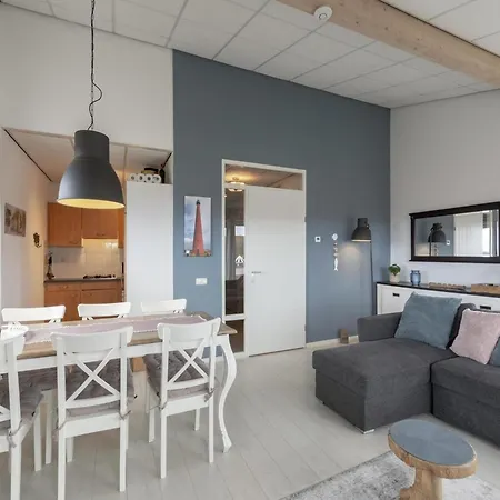 Apartment Beachside With Balcony