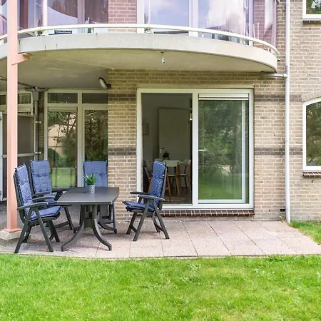 Beachside With Balcony Apartman