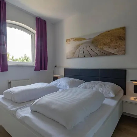 Beachside With Balcony Apartman