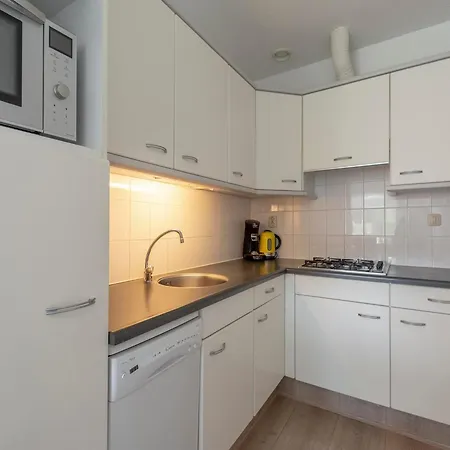 Апартаменты Beachside With Balcony