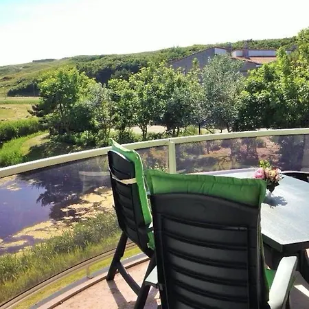 Апартаменты Beachside With Balcony Юлианадорп