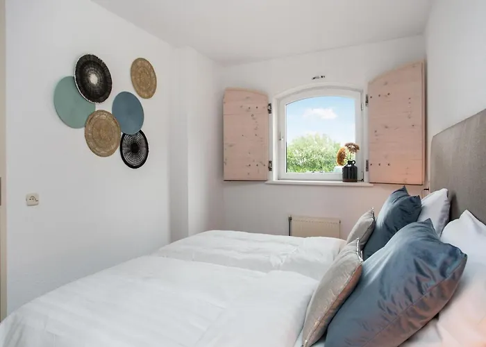 Beachside With Balcony *